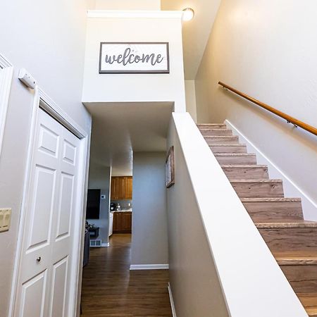 Serene 3 Bedroom Home, Nrm, Wi-Fi, Parking, Queen Bed デペレ エクステリア 写真