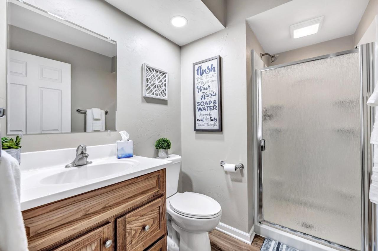 Serene 3 Bedroom Home, Nrm, Wi-Fi, Parking, Queen Bed デペレ エクステリア 写真